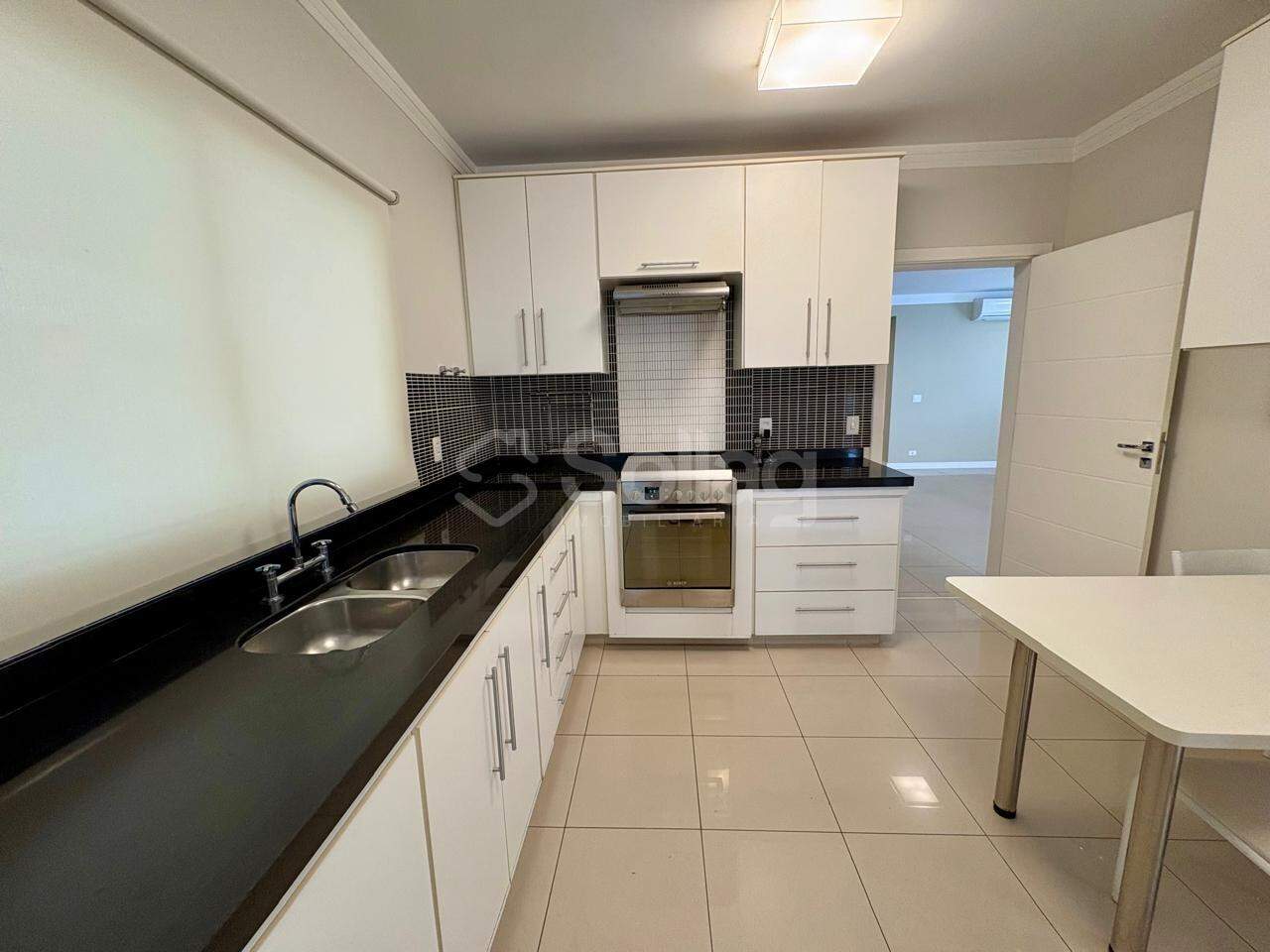Casa em condomínio à venda no Jardim Paiquerê: