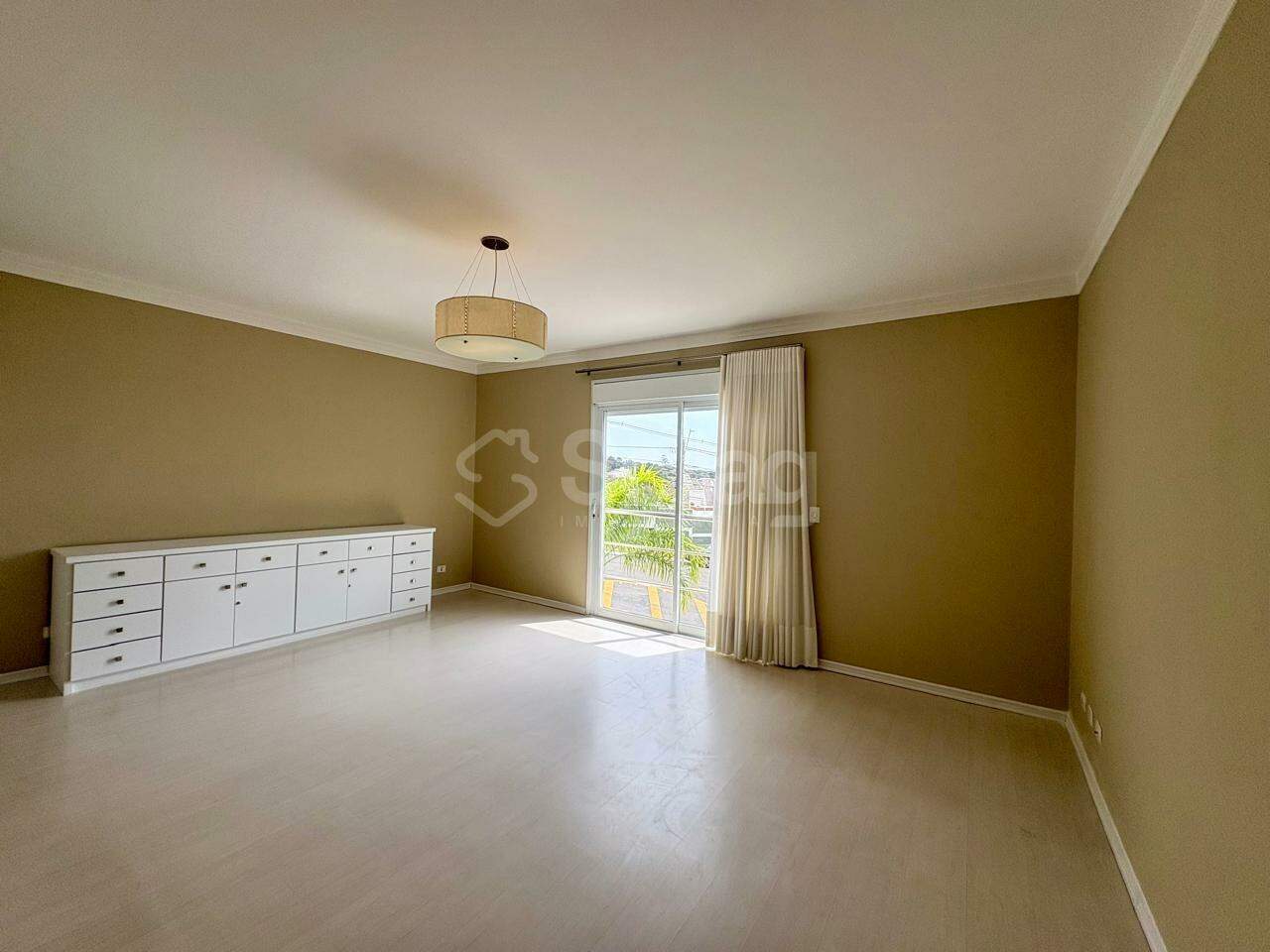 Casa em condomínio à venda no Jardim Paiquerê: