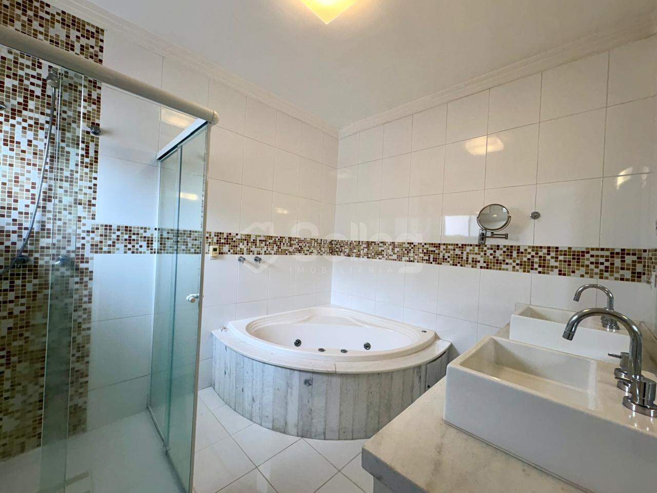Casa em condomínio à venda no Jardim Paiquerê:
