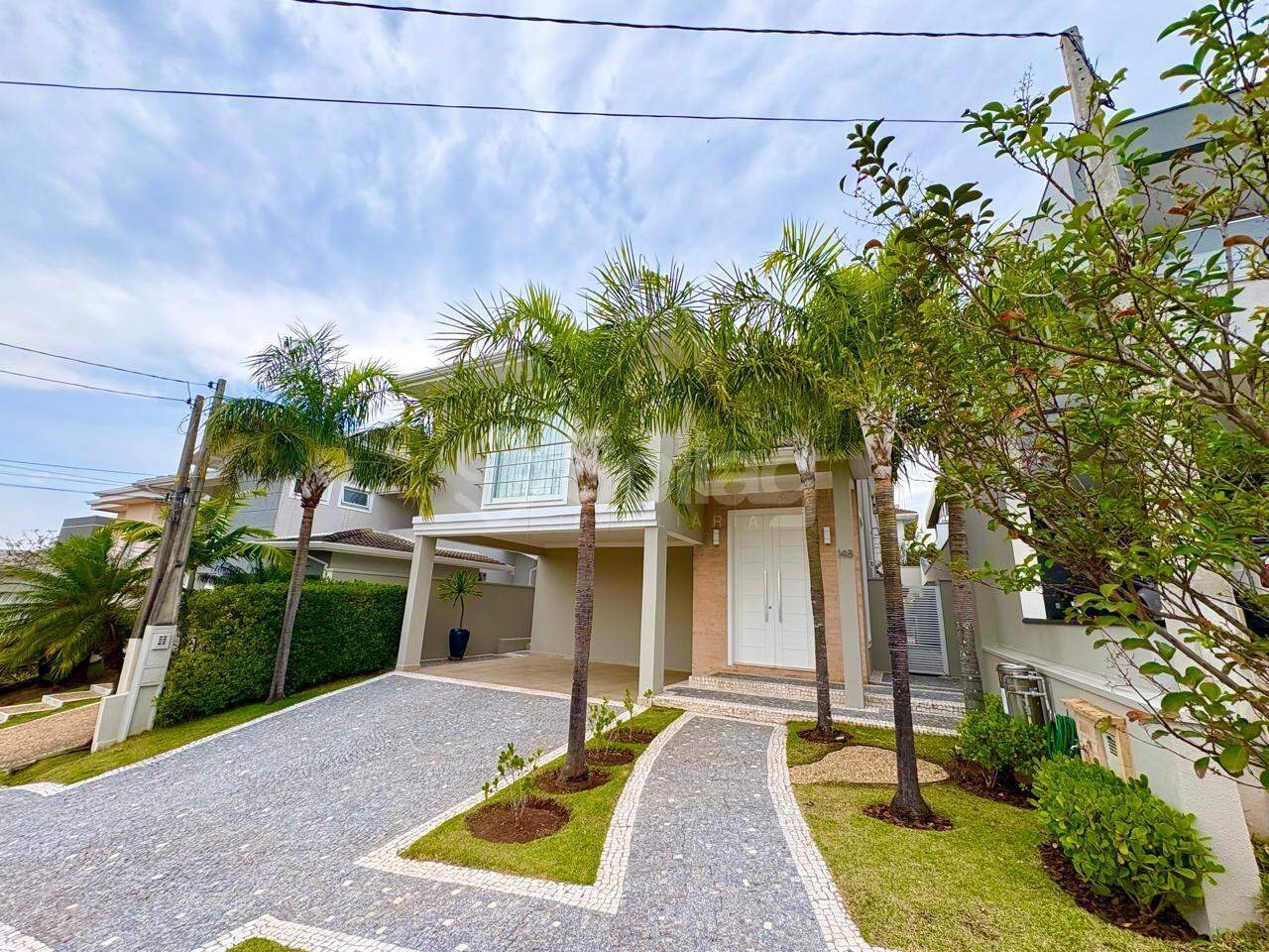 Casa em condomínio à venda no Jardim Paiquerê: 
