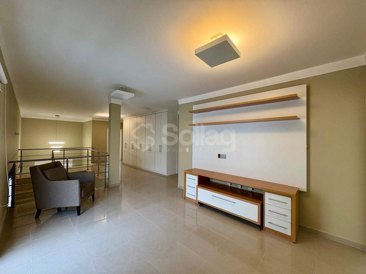 Casa em condomínio à venda no Jardim Paiquerê: