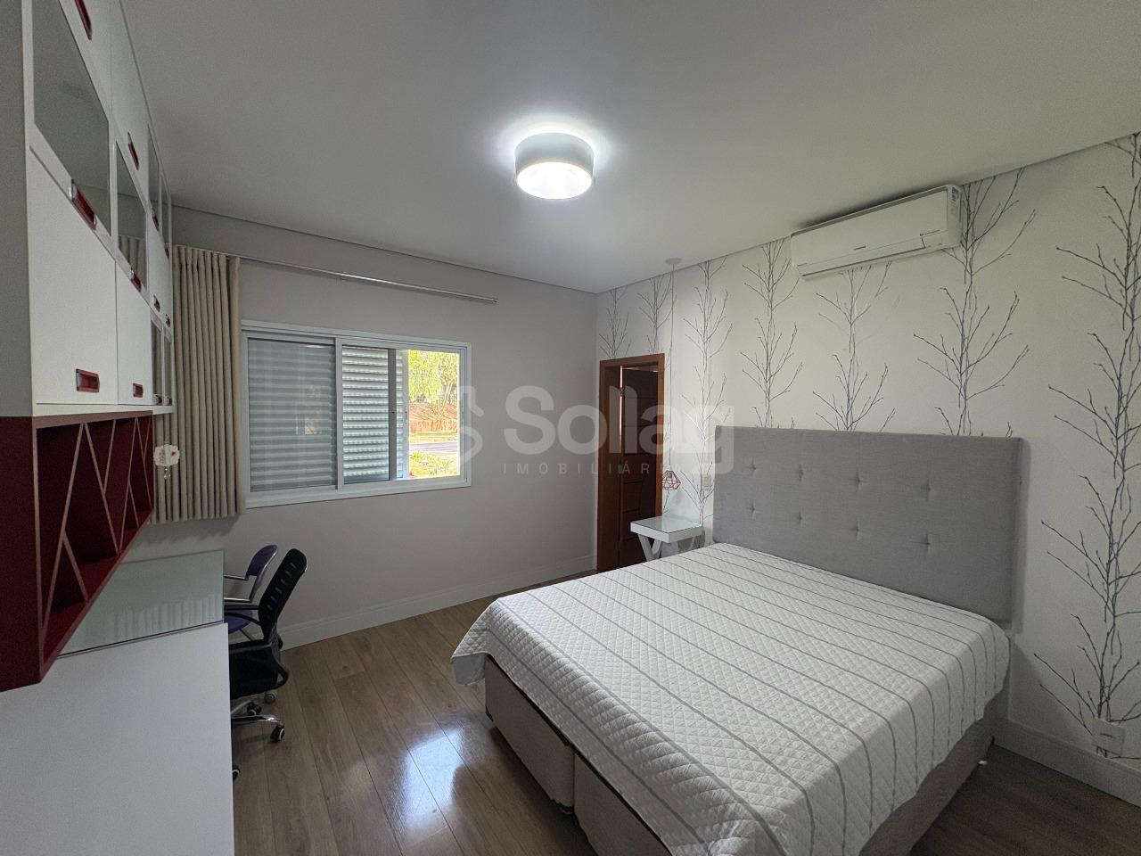 Casa em condomínio à venda no Condomínio Vila Hípica I: 