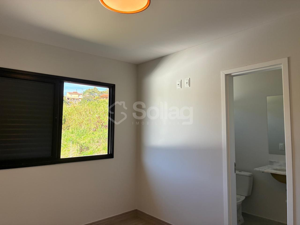 Casa em condomínio à venda no Vila Omizollo:
