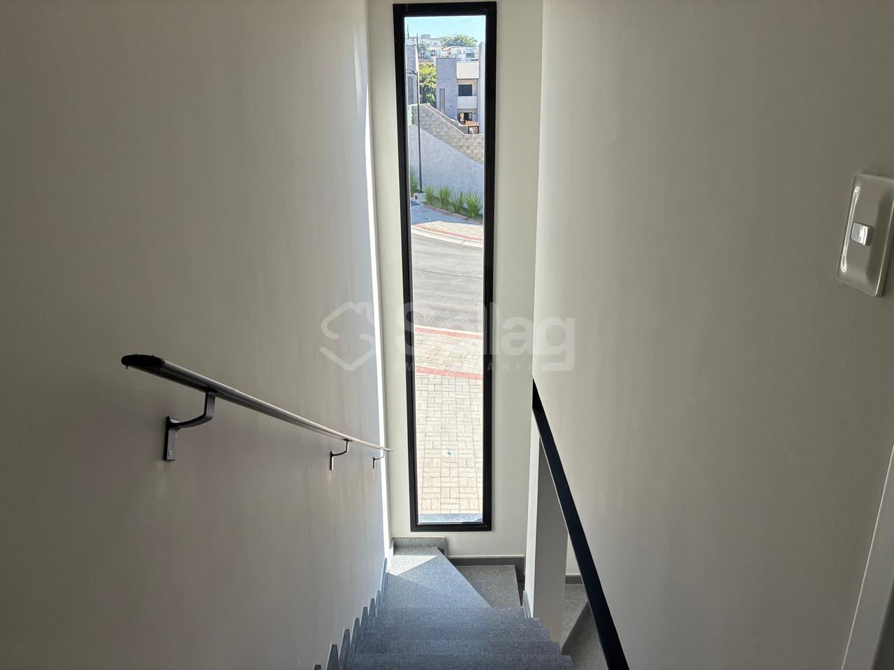 Casa em condomínio à venda no Vila Omizollo: