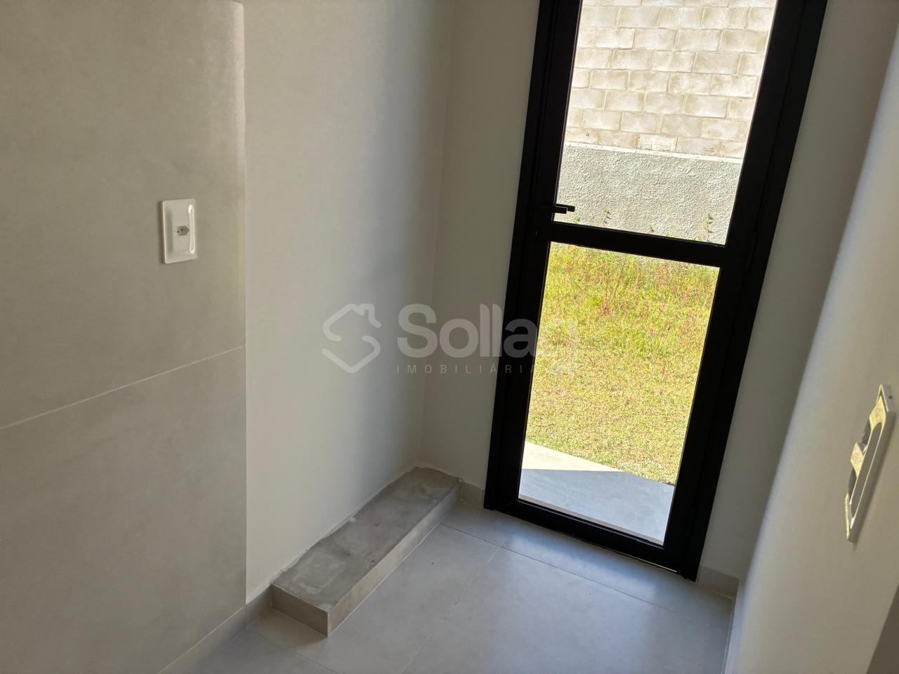 Casa em condomínio à venda no Vila Omizollo: