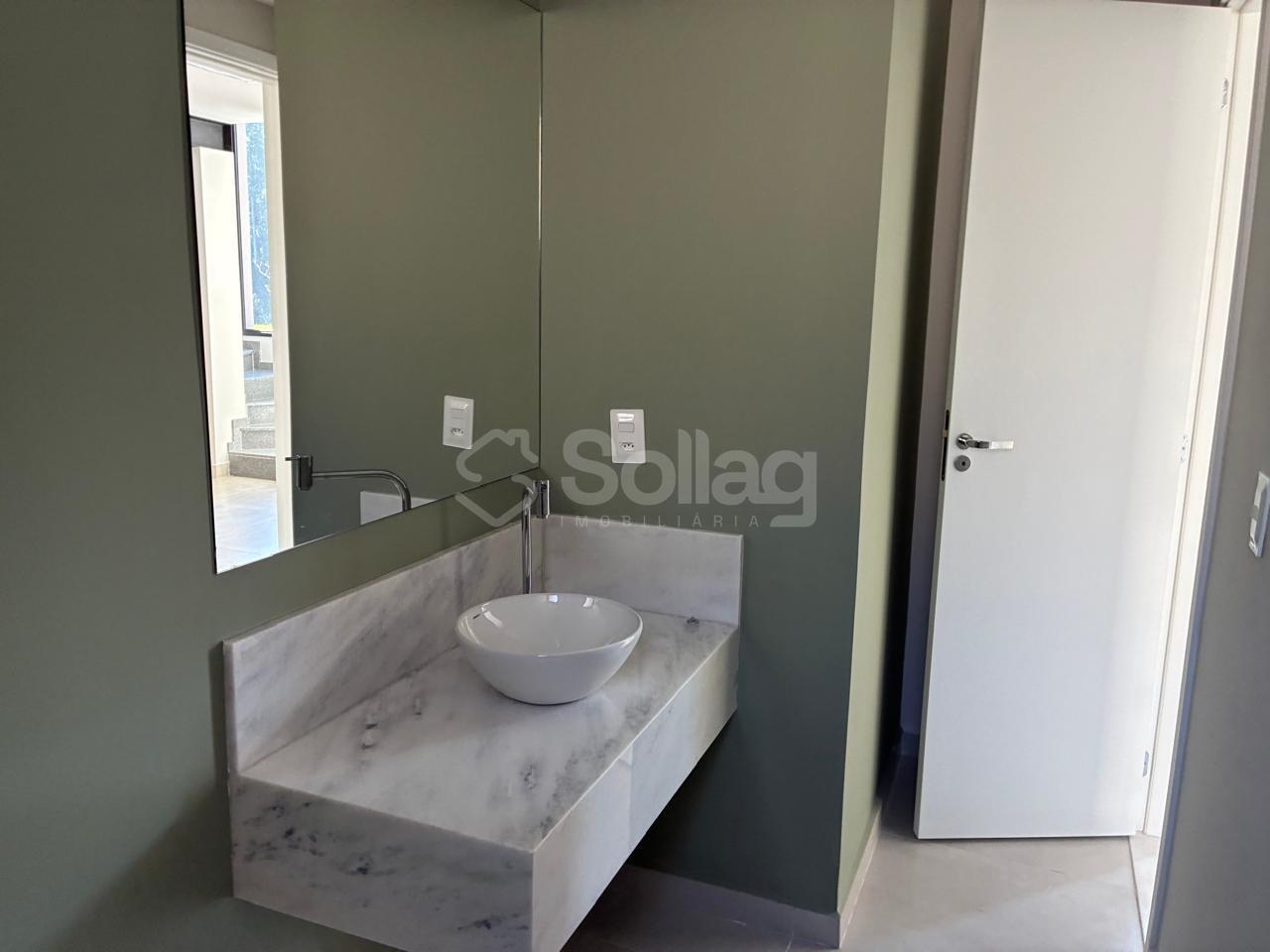 Casa em condomínio à venda no Vila Omizollo: