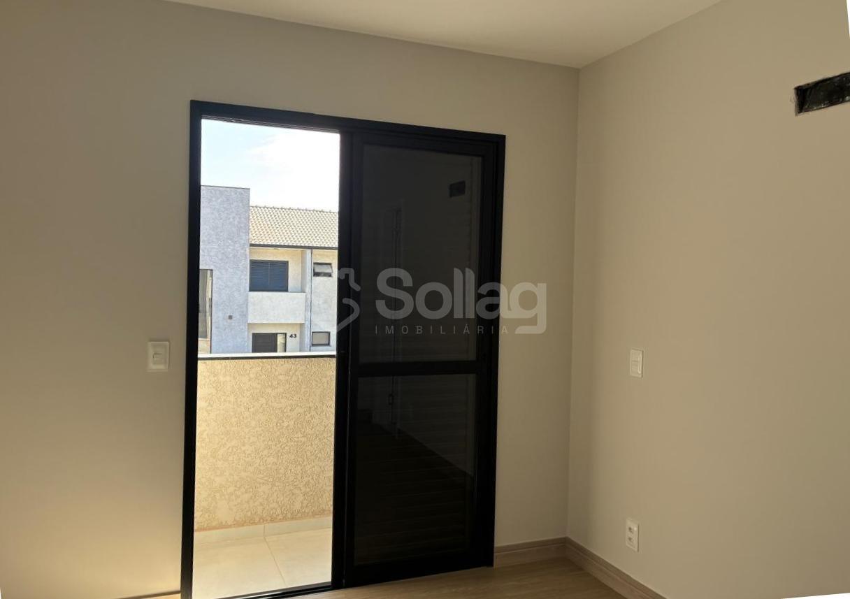 Casa em condomínio à venda no Vila Omizollo: