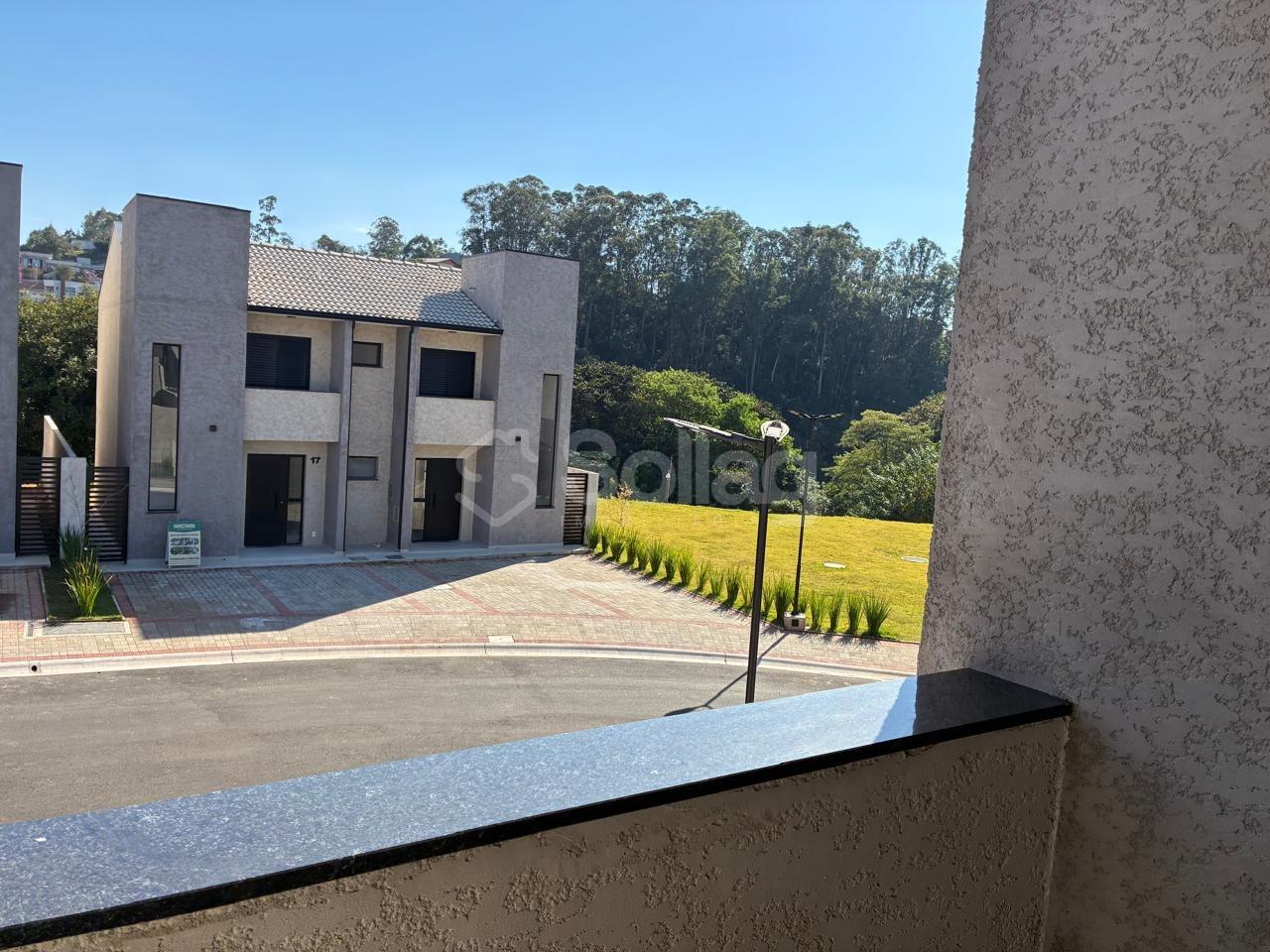 Casa em condomínio à venda no Vila Omizollo: