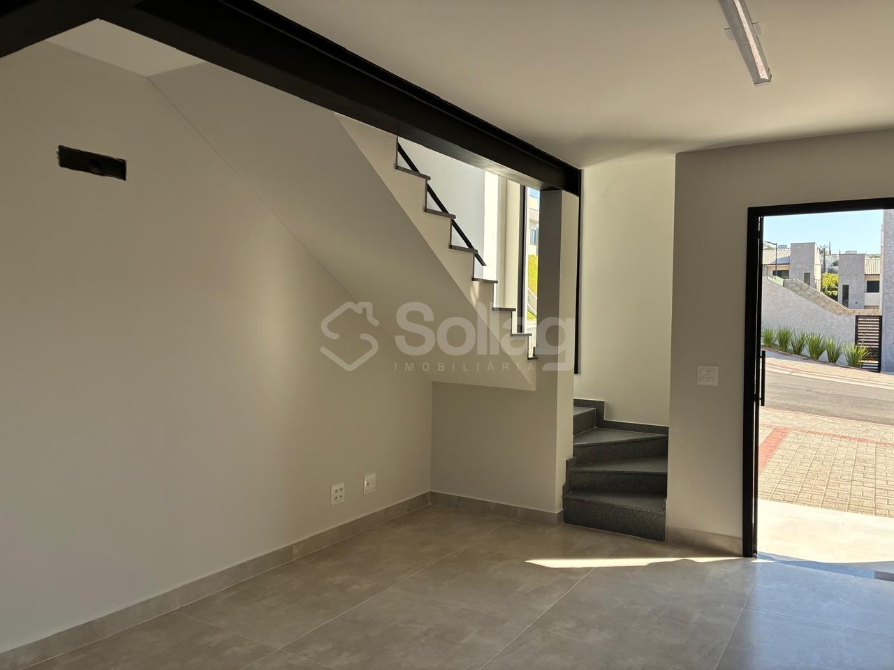 Casa em condomínio à venda no Vila Omizollo: