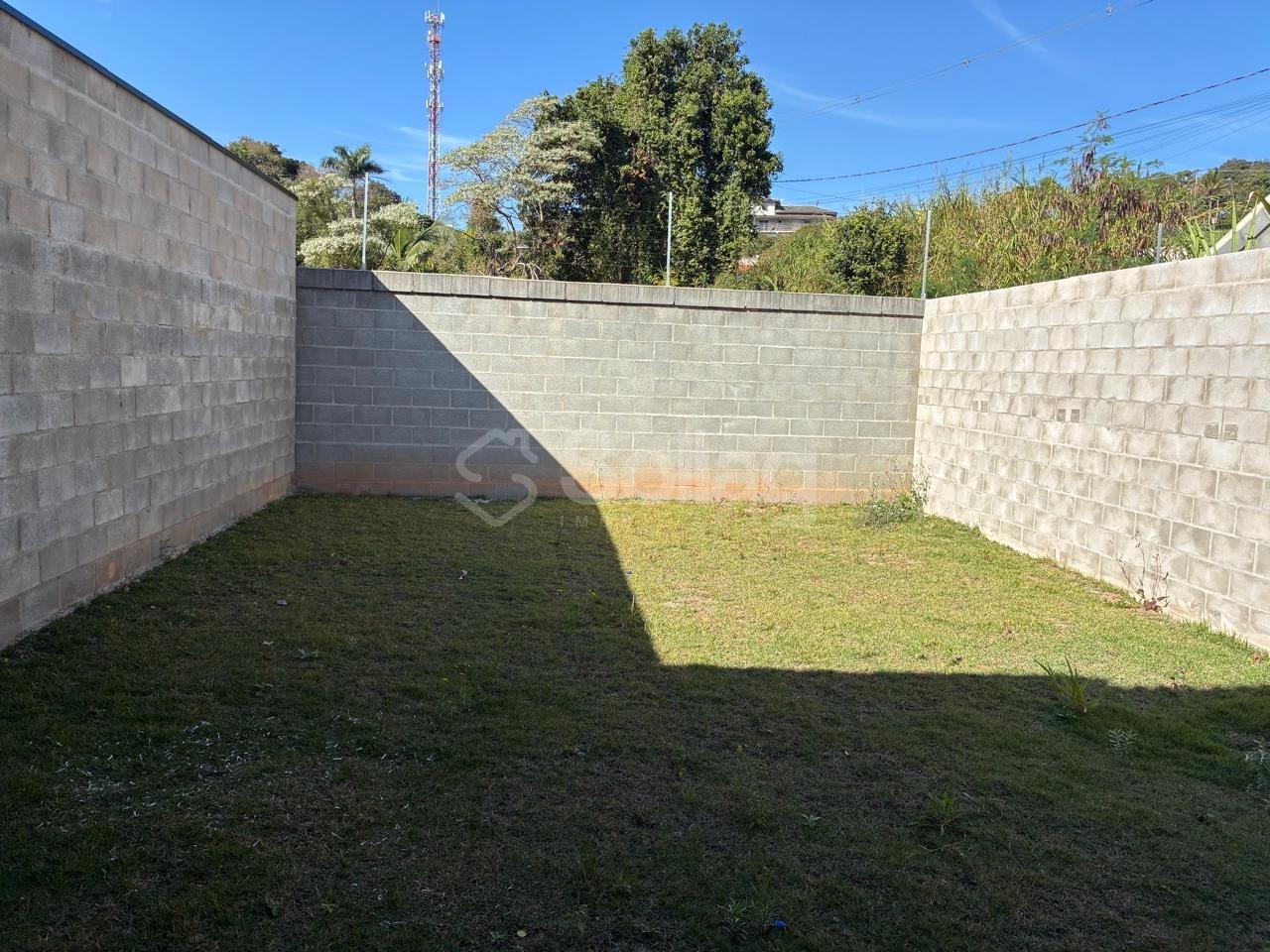 Casa em condomínio à venda no Vila Omizollo:
