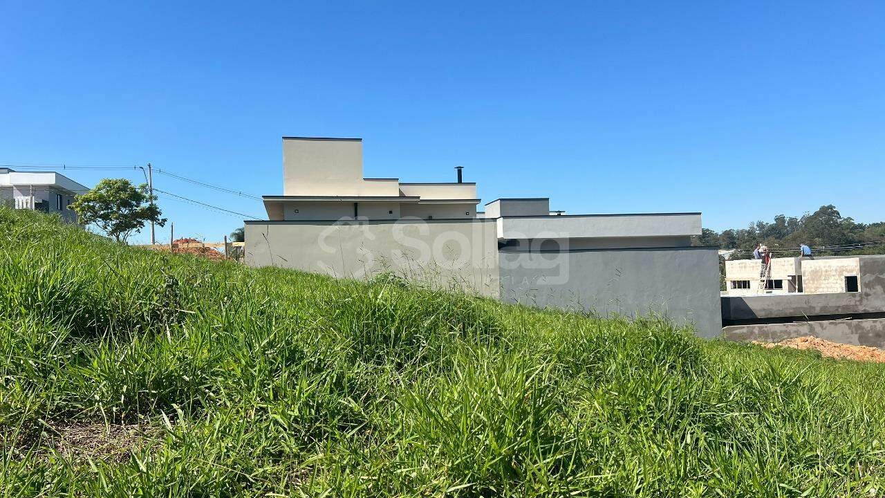 terreno à venda no Pinheirinho: 