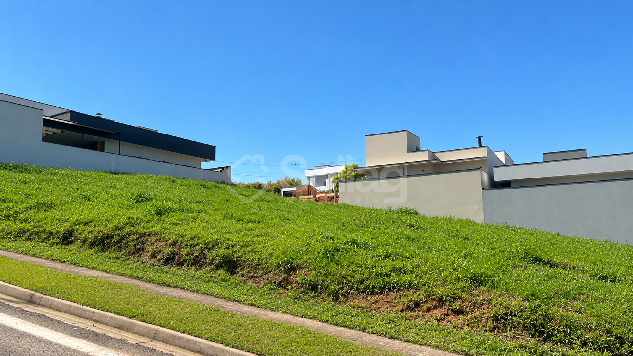 terreno à venda no Pinheirinho: 