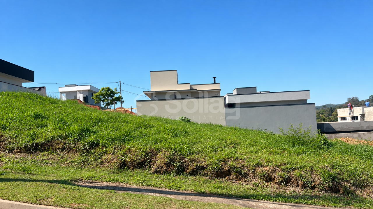 terreno à venda no Pinheirinho: 