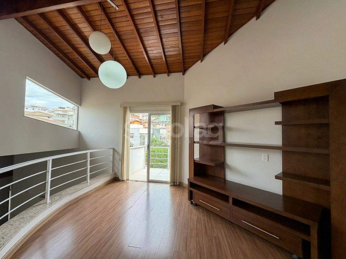 Casa em condomínio à venda no Condomínio Villagio Capriccio: 