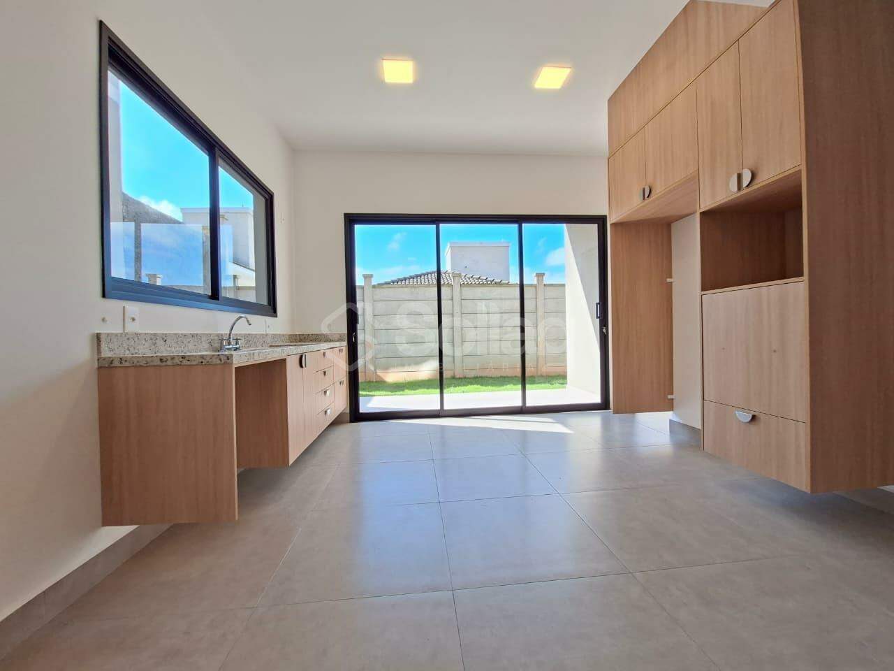 Casa em condomínio para aluguel no Observatório: 