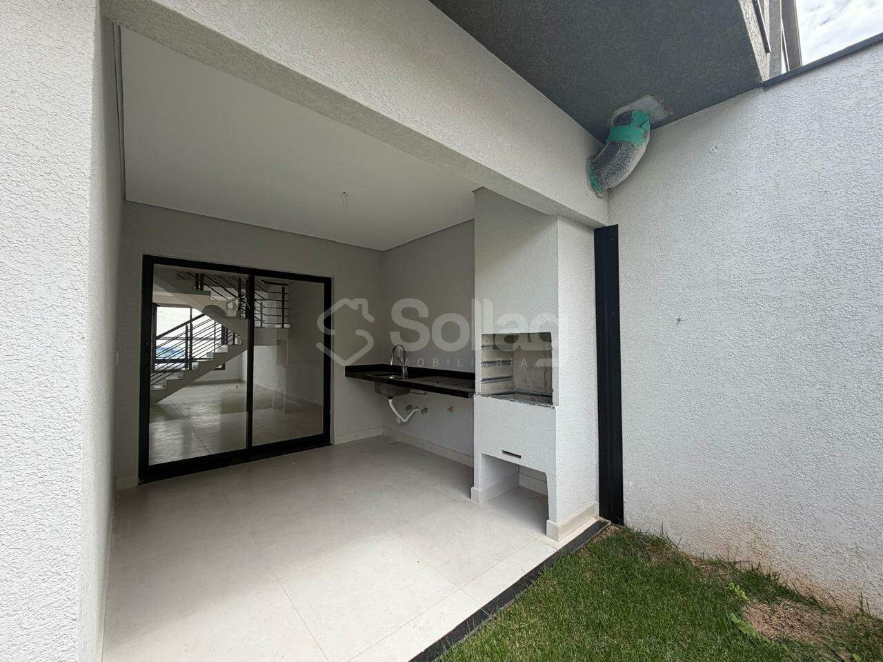 Casa em condomínio para aluguel no Mont Blanc: