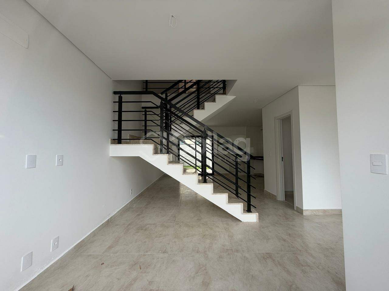 Casa em condomínio para aluguel no Mont Blanc: 