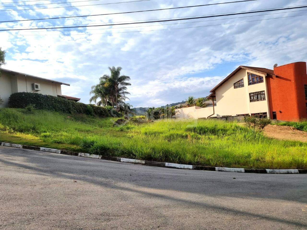 Terreno em condomínio à venda no Condomínio Moinho de Vento: 