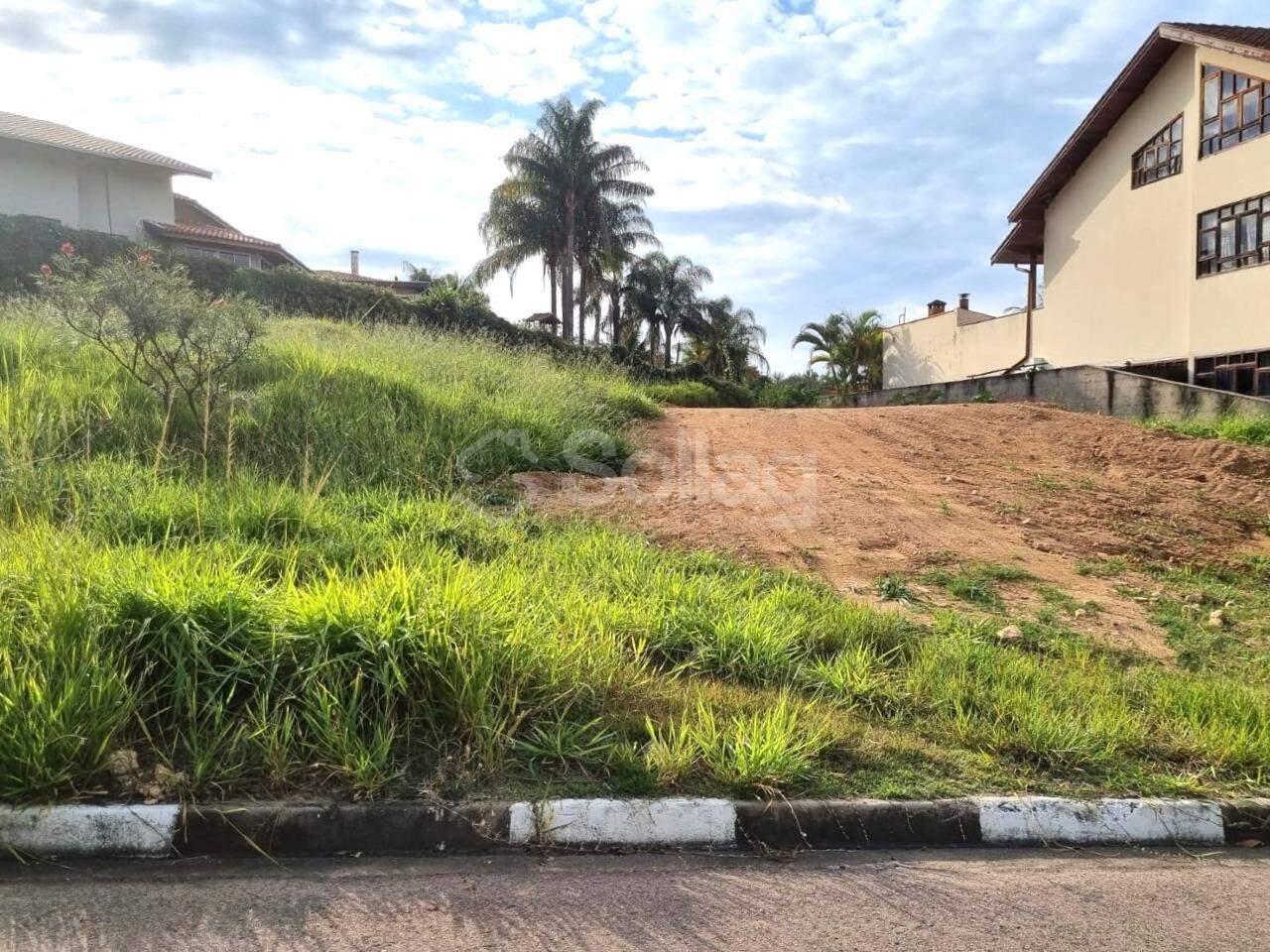Terreno em condomínio à venda no Condomínio Moinho de Vento: 