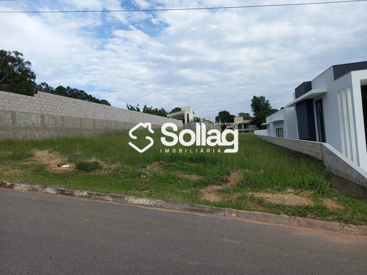 Terreno em condomínio à venda no Condomínio Villa D`oro: 