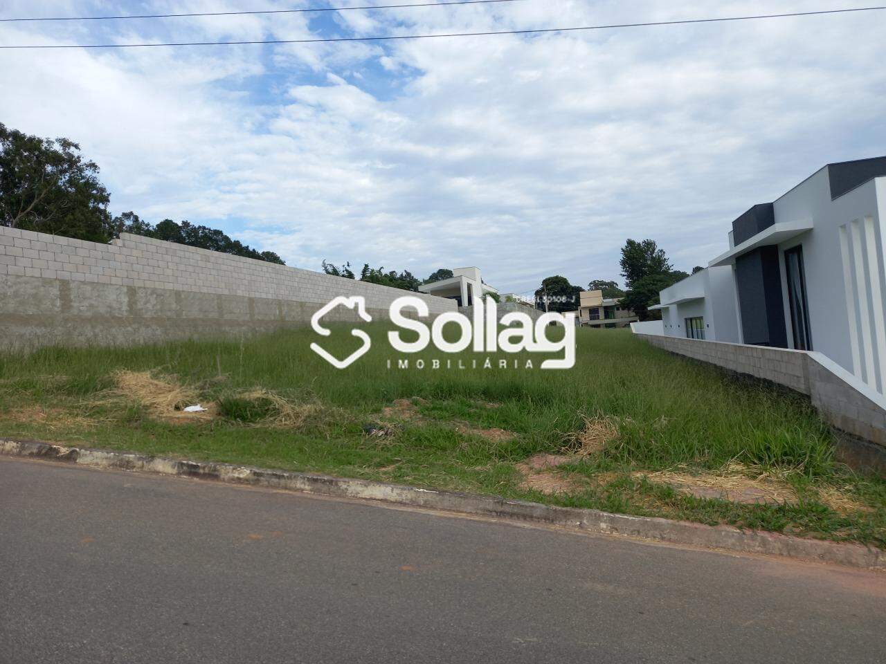 Terreno em condomínio à venda no Condomínio Villa D`oro: 