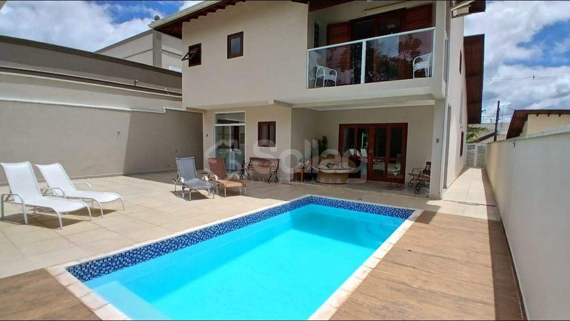 Casa em condomínio à venda no Villaggio Capríccio: 