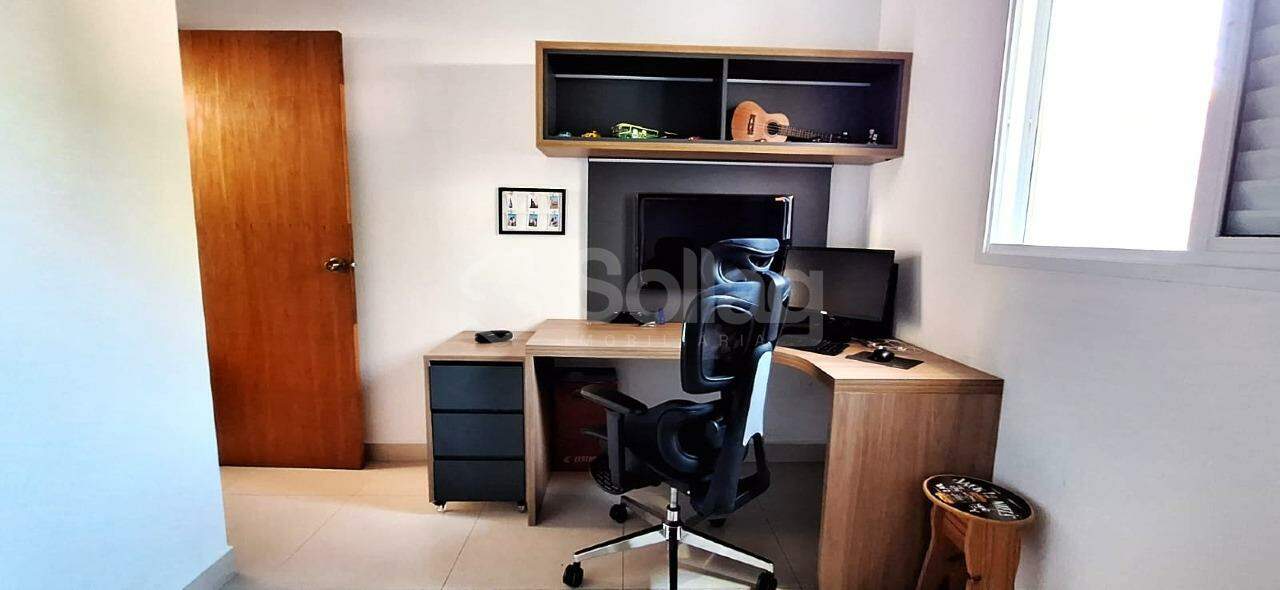 Casa à venda no Pinheirinho: 