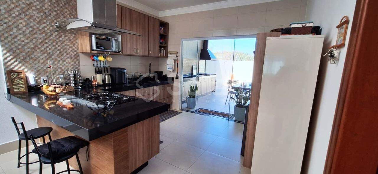 Casa à venda no Pinheirinho: 