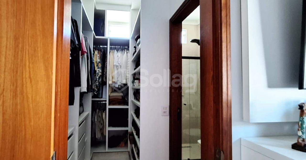 Casa à venda no Pinheirinho: 
