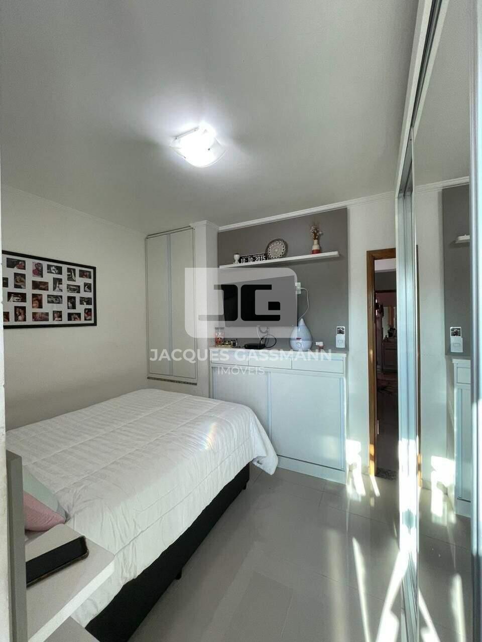 Sobrado à venda no bairro Jardim Santo Antônio Santo André: