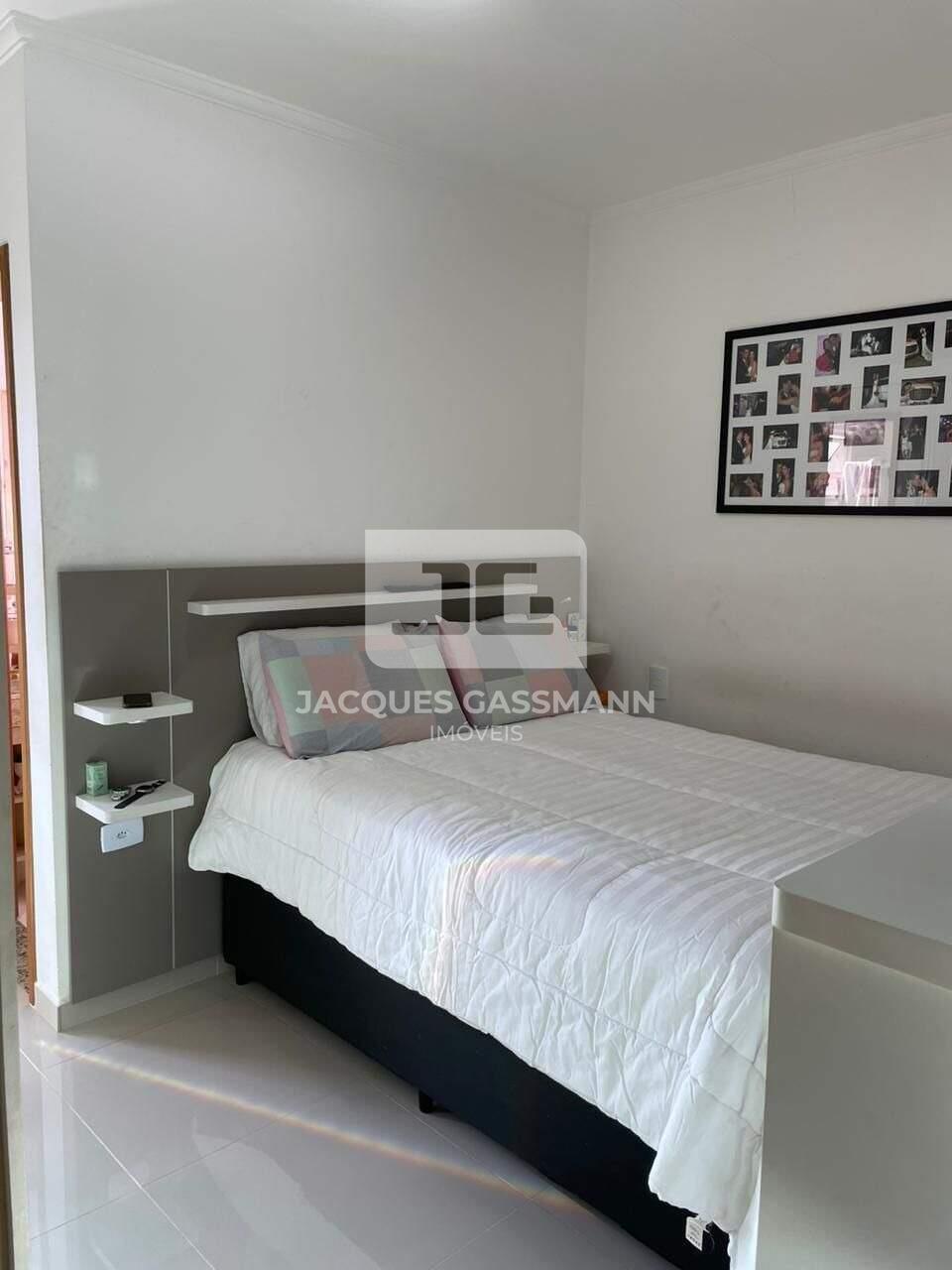 Sobrado à venda no bairro Jardim Santo Antônio Santo André: