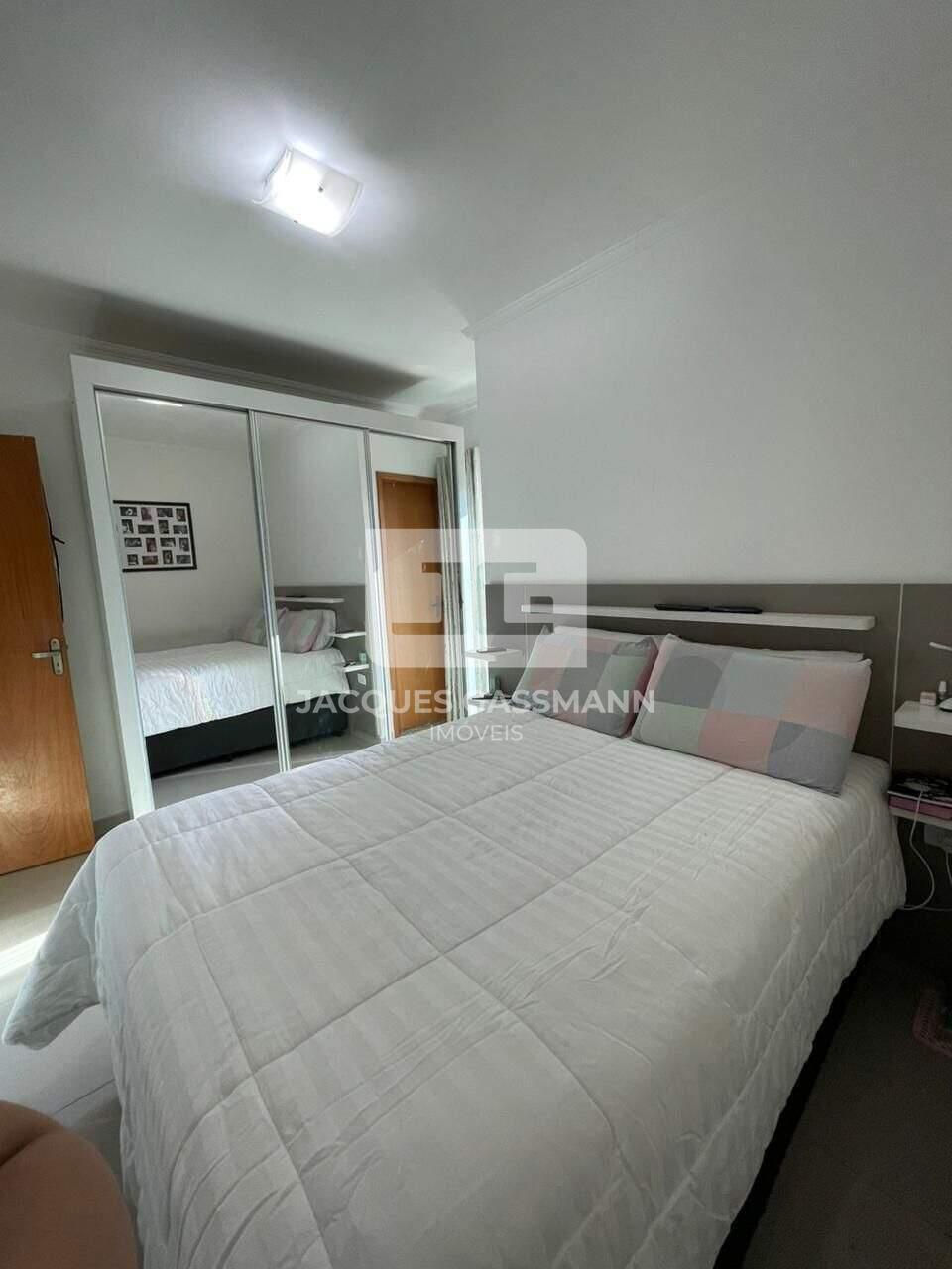 Sobrado à venda no bairro Jardim Santo Antônio Santo André: