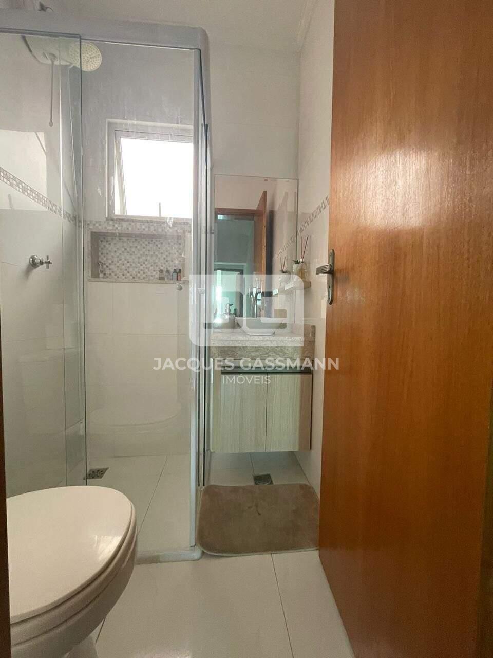 Sobrado à venda no bairro Jardim Santo Antônio Santo André: