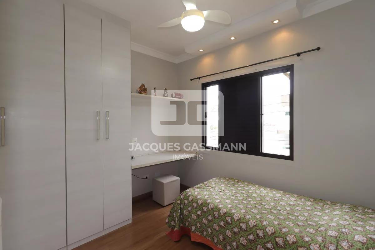 Sobrado à venda no bairro Pinheirinho Santo André: