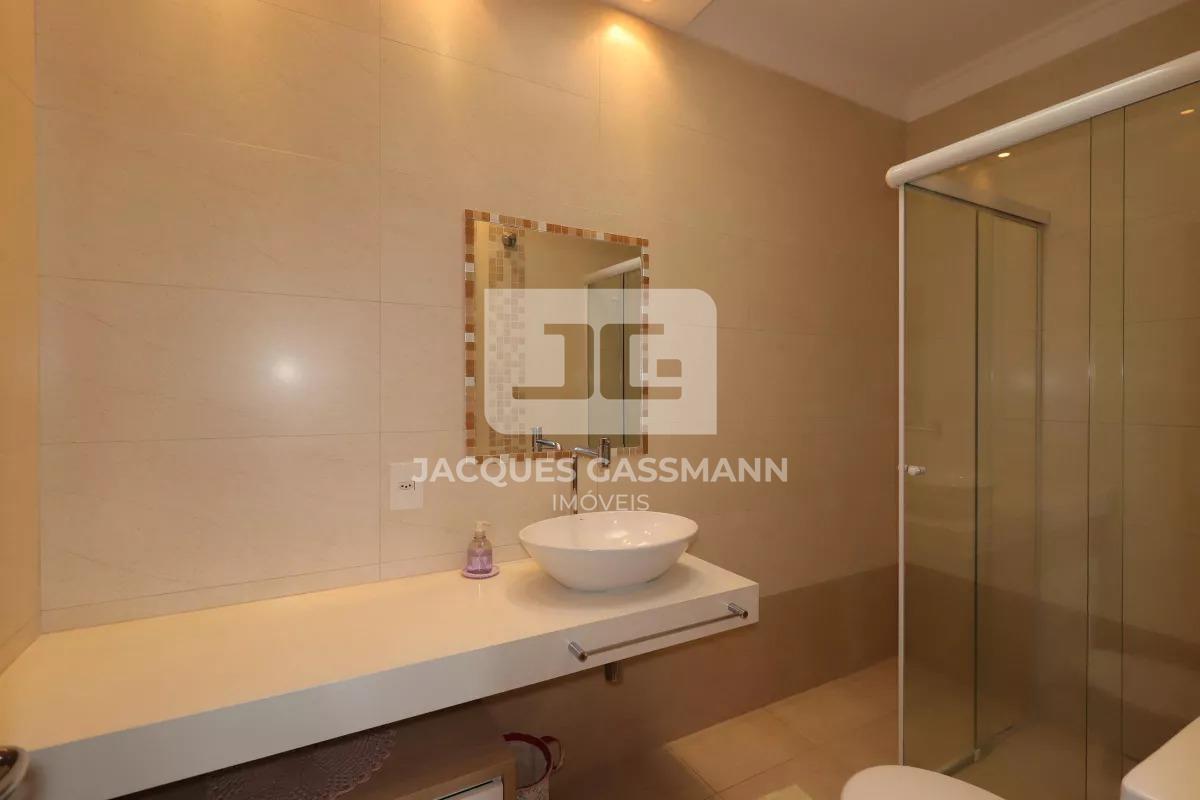 Sobrado à venda no bairro Pinheirinho Santo André: