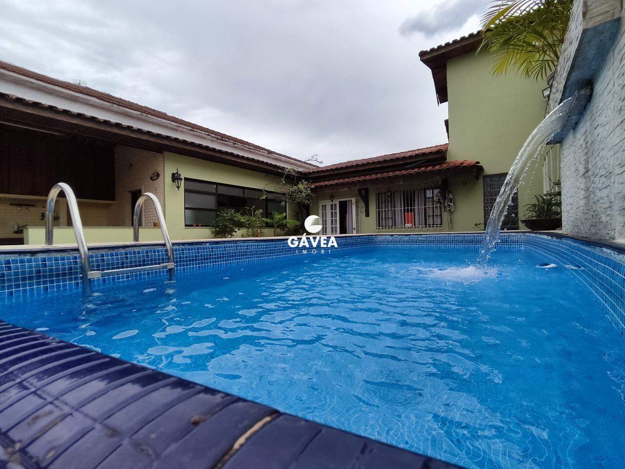 Casa à venda no Centro: 