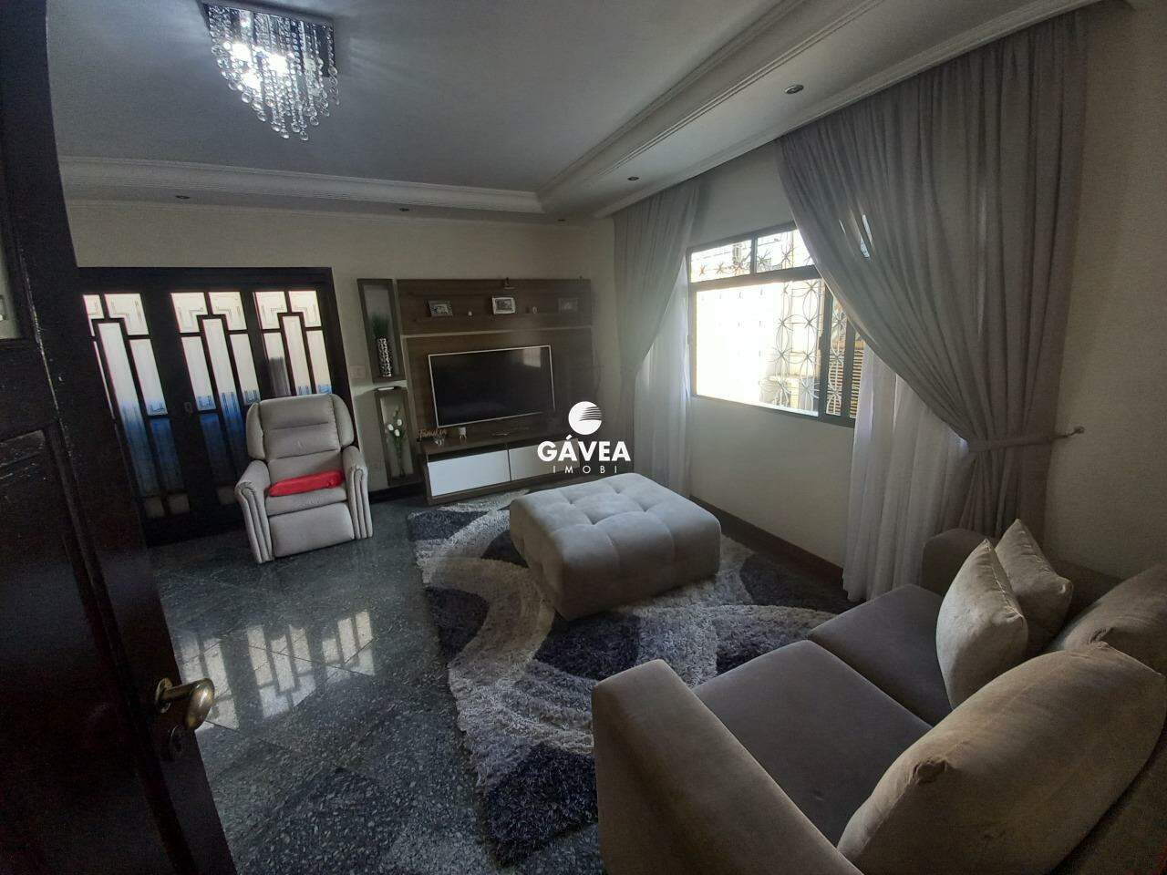 Casa à venda no Esplanada dos Barreiros: porta para acesso ao corredor externo