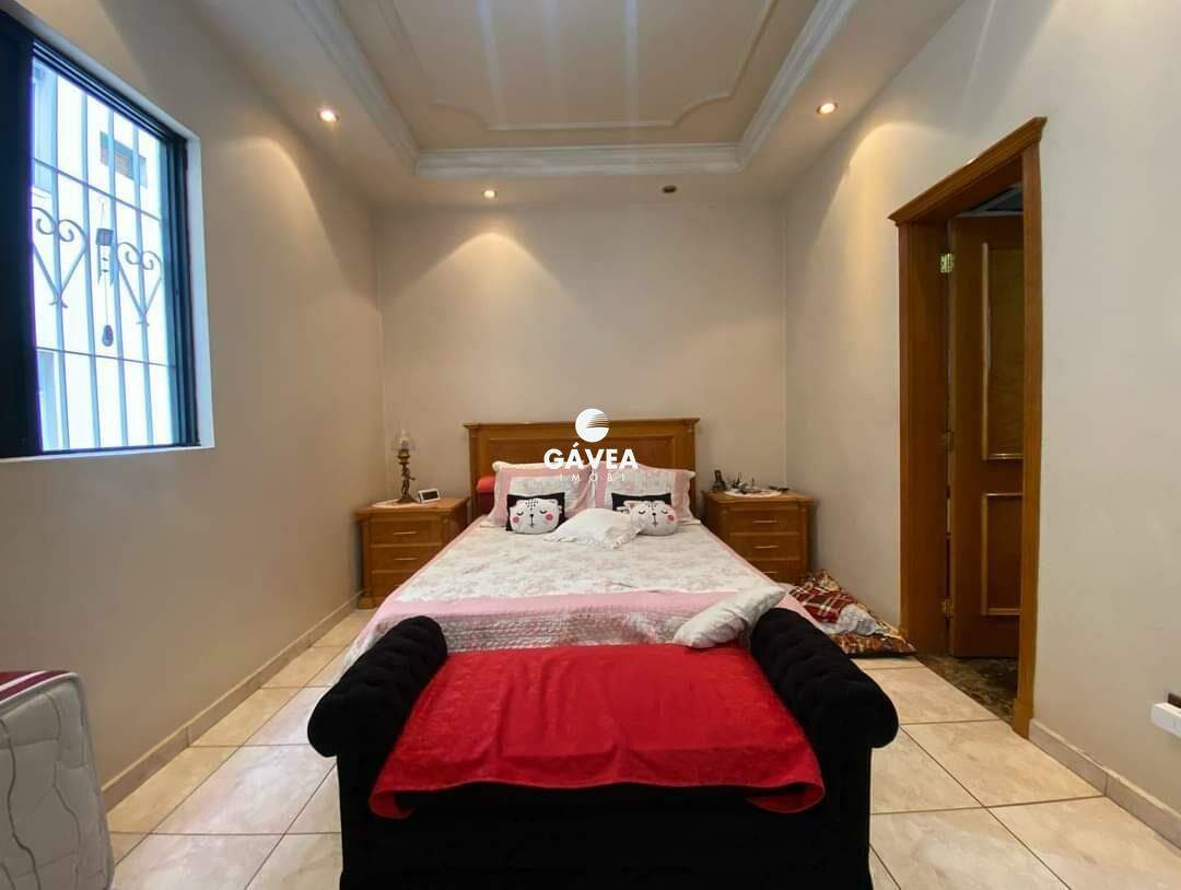 Casa à venda no Embaré: 