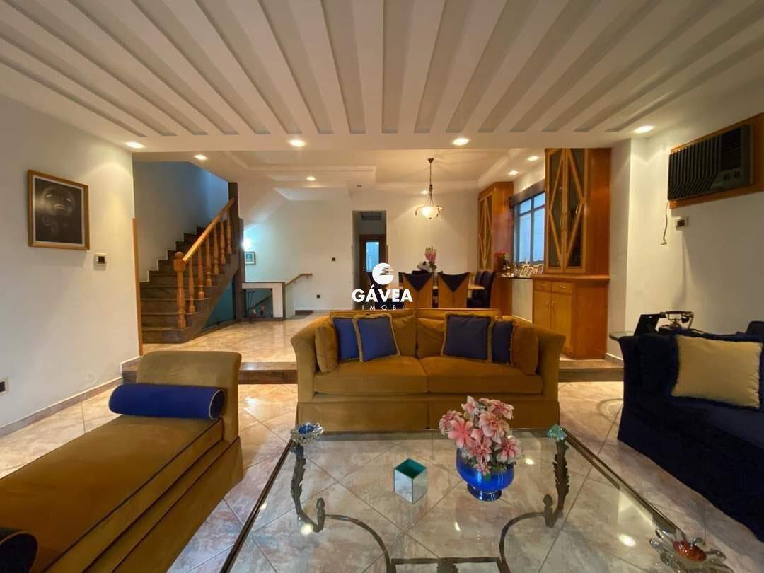 Casa à venda no Embaré: 