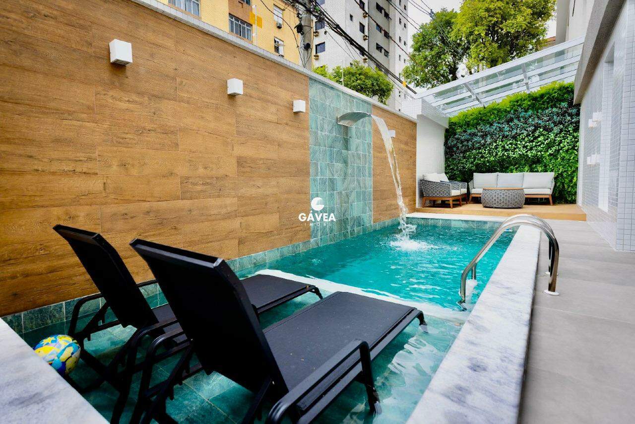 Sobrado à venda no Embaré: 