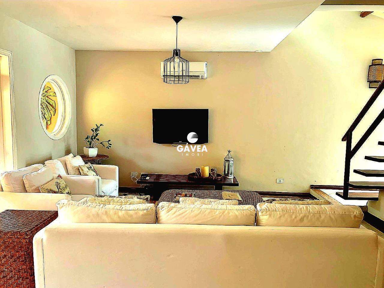 Casa à venda no Camburizinho: 