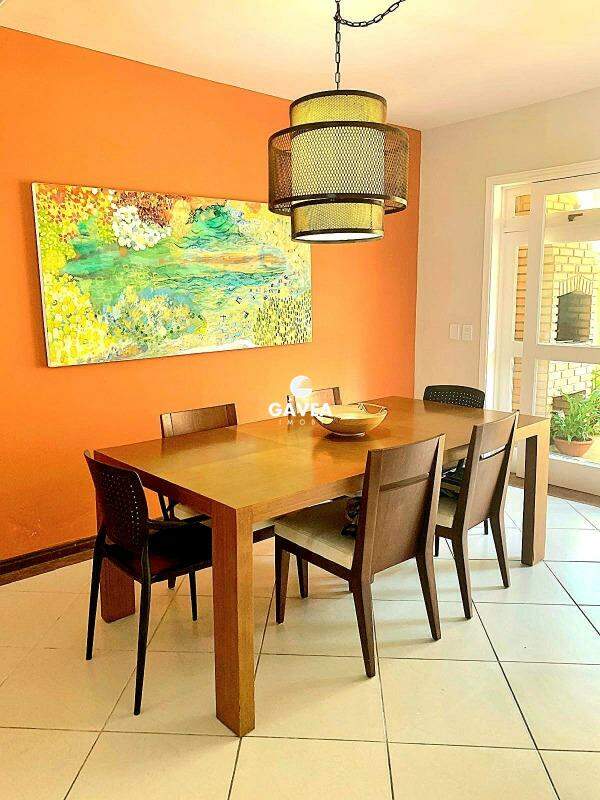 Casa à venda no Camburizinho: 