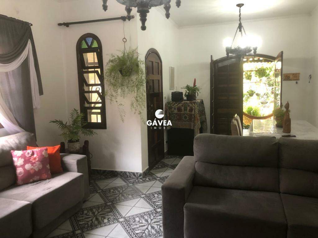 Casa à venda no Vila São Jorge: sala ampla para dois ambientes