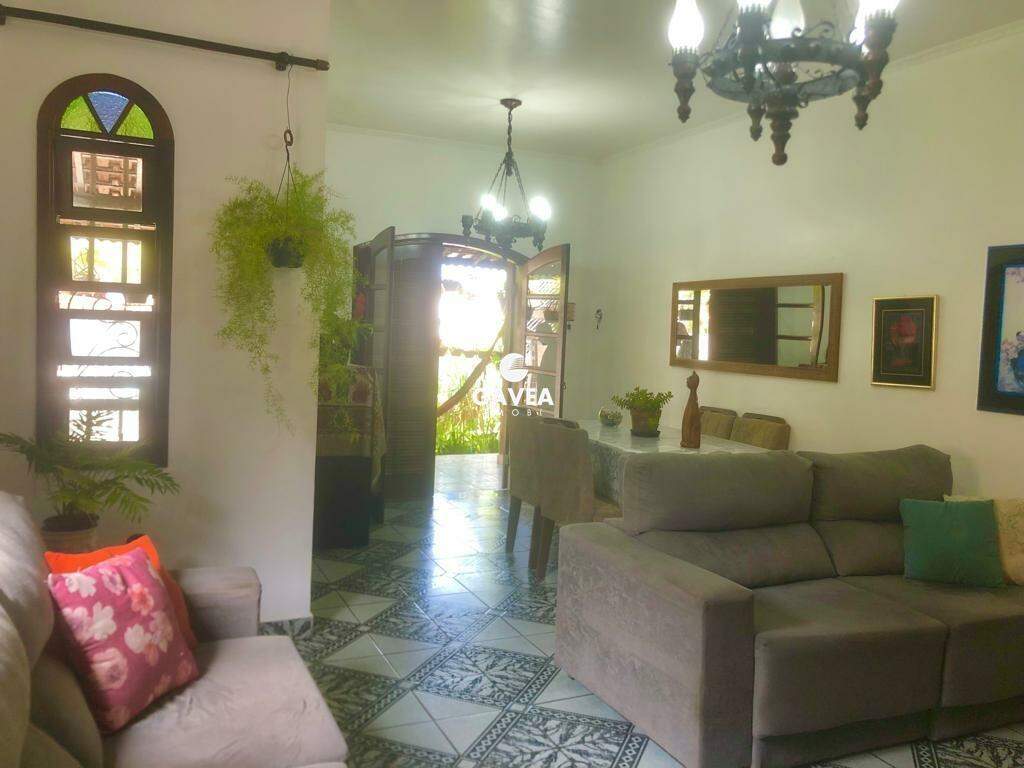 Casa à venda no Vila São Jorge: sala ampla para dois ambientes