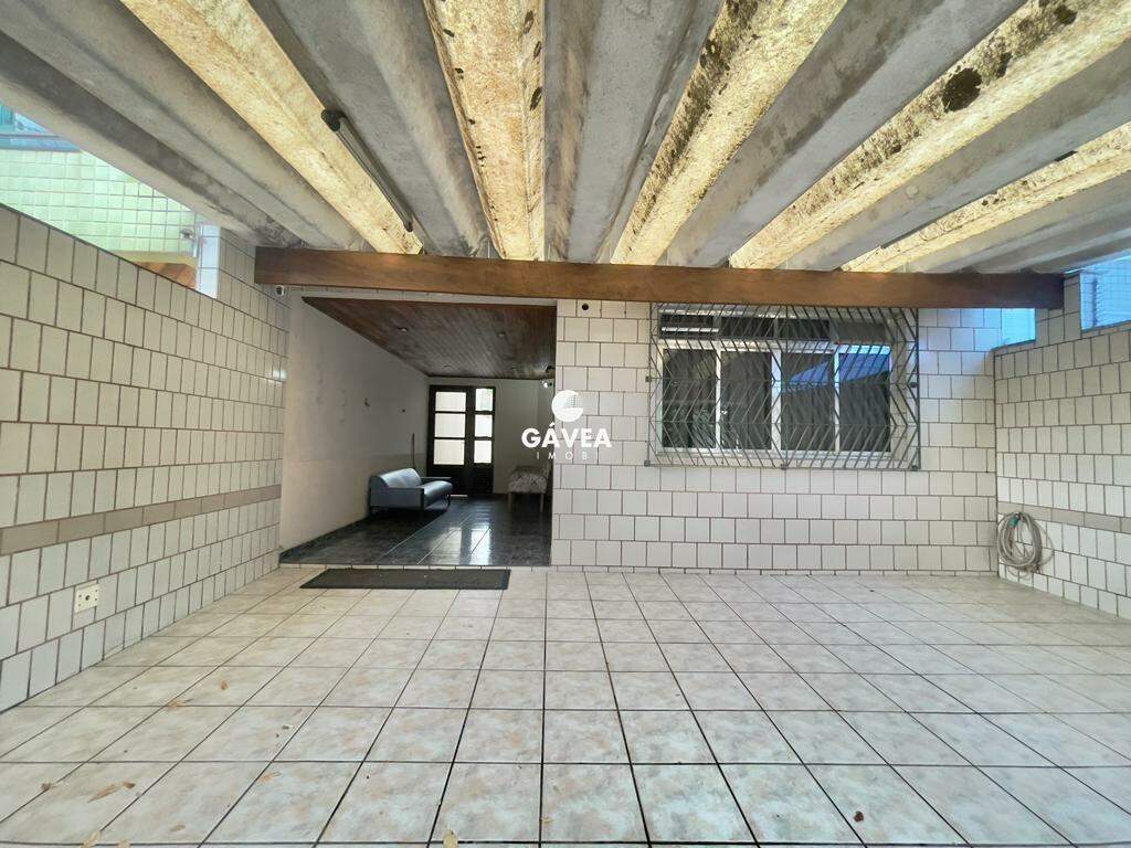 Sobrado à venda no Embaré: 