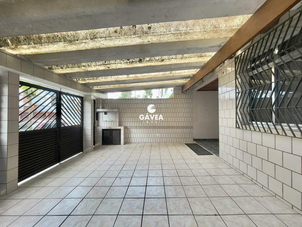 Sobrado à venda no Embaré: 