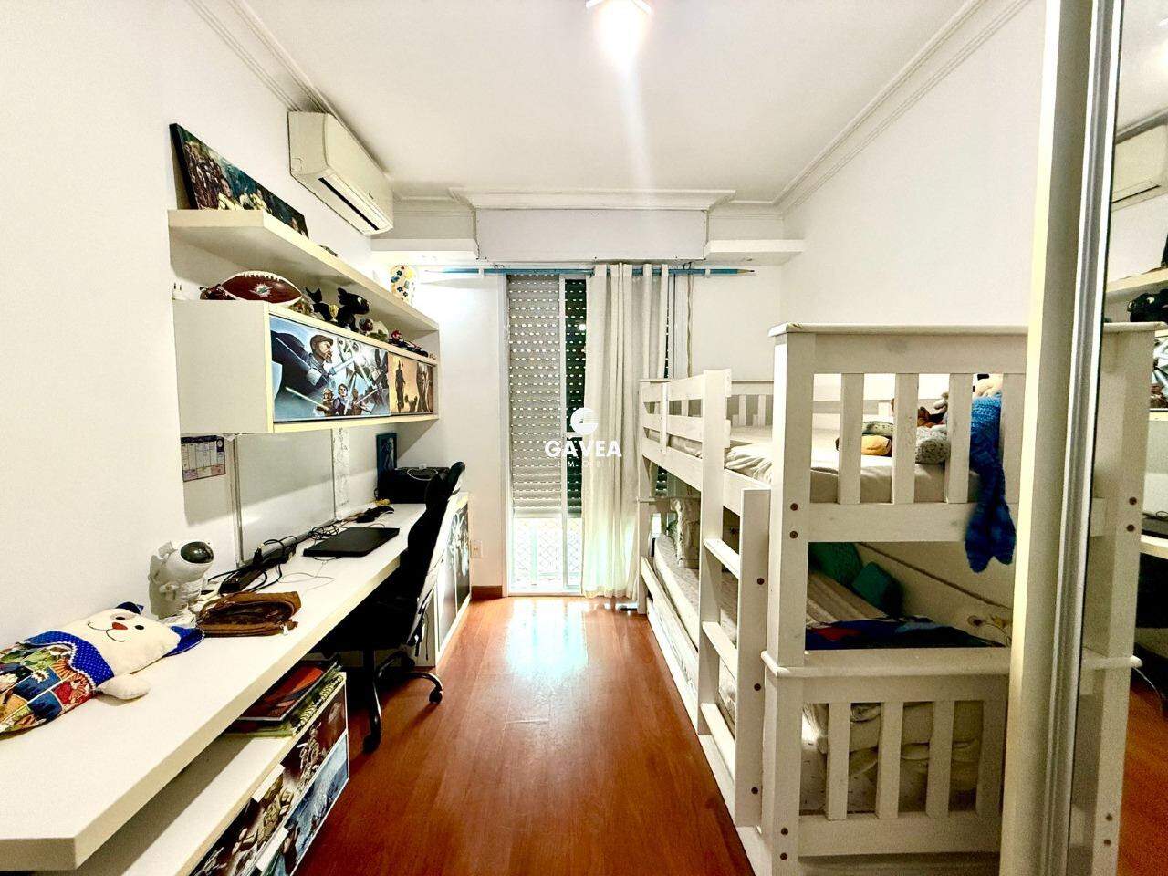 Apartamento à venda no Ponta da Praia: 