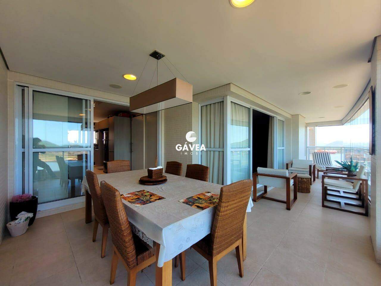 Apartamento à venda no Ponta da Praia: 