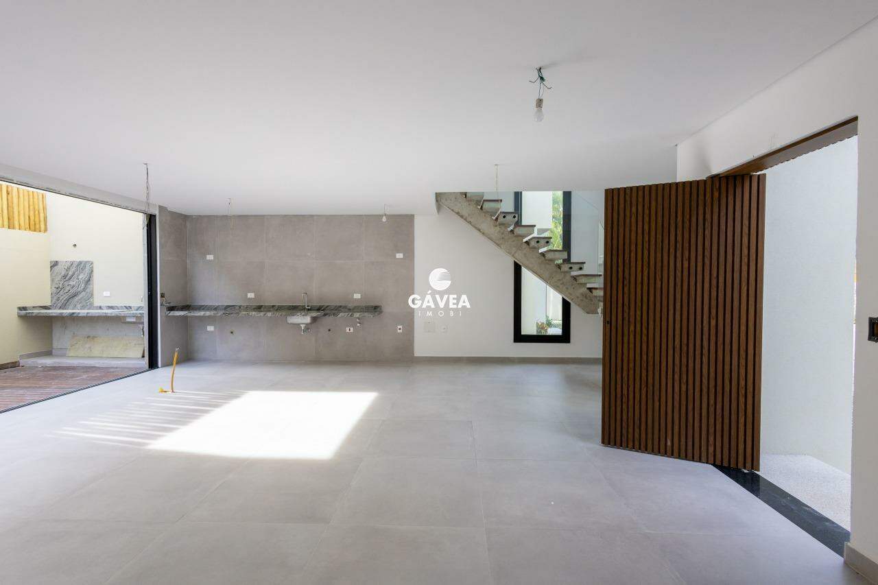 Casa à venda no Camburi: 