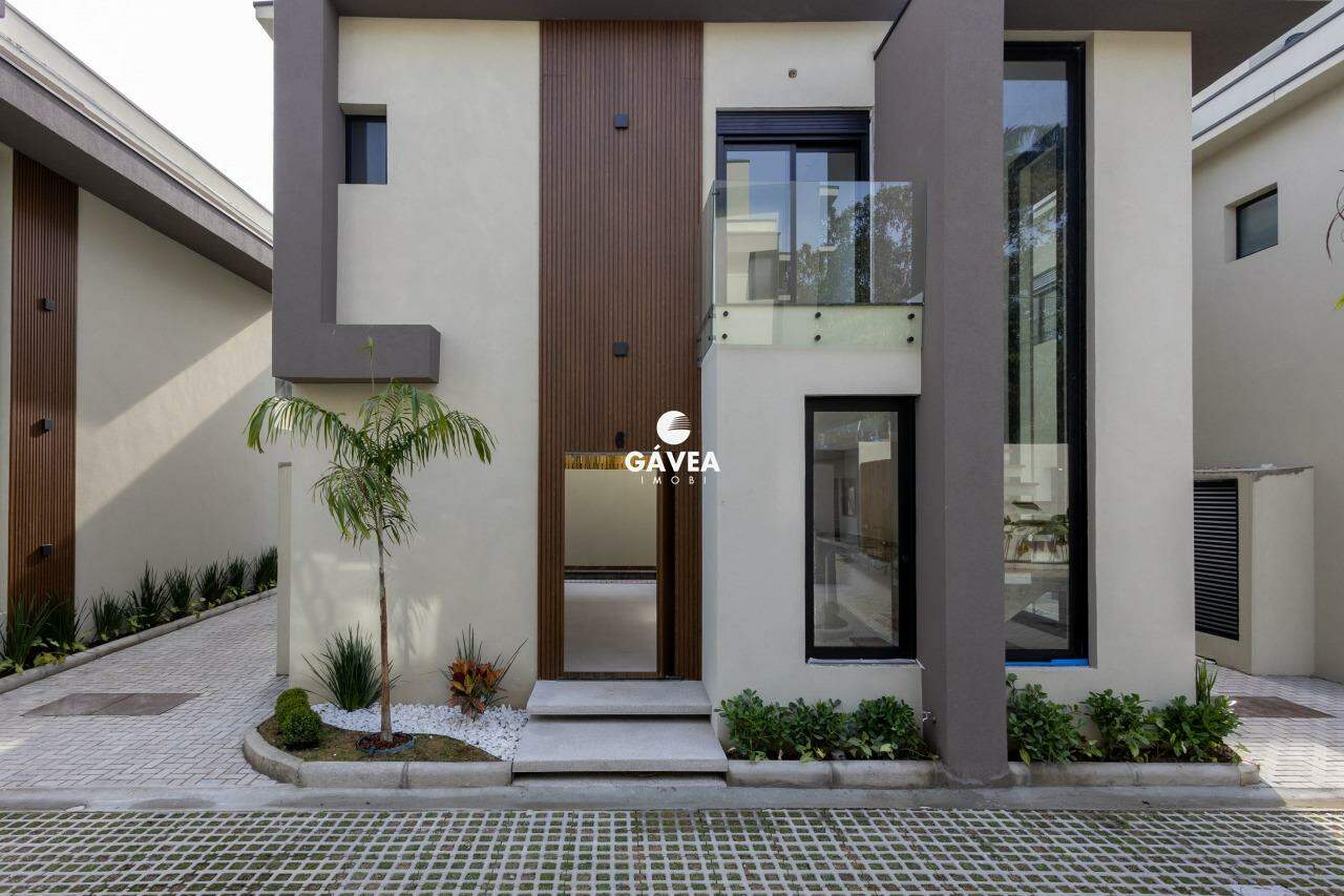 Casa à venda no Camburi: 